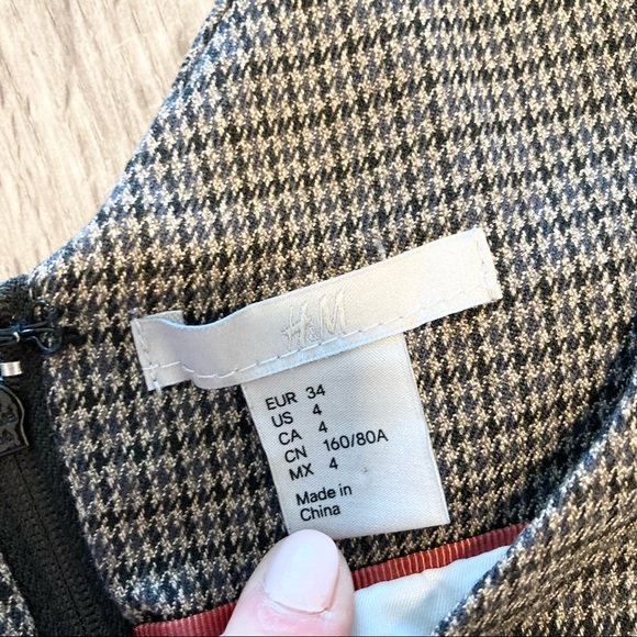 H&M Tweed Print Fitted Dress - Picture 4 of 7